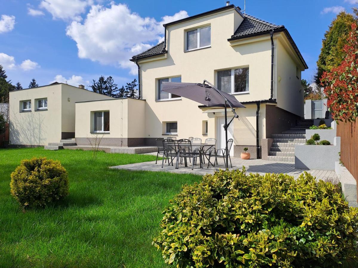 Apartmanovy Dum Se Zahradou V Klidne Casti Prahy Прага Екстериор снимка