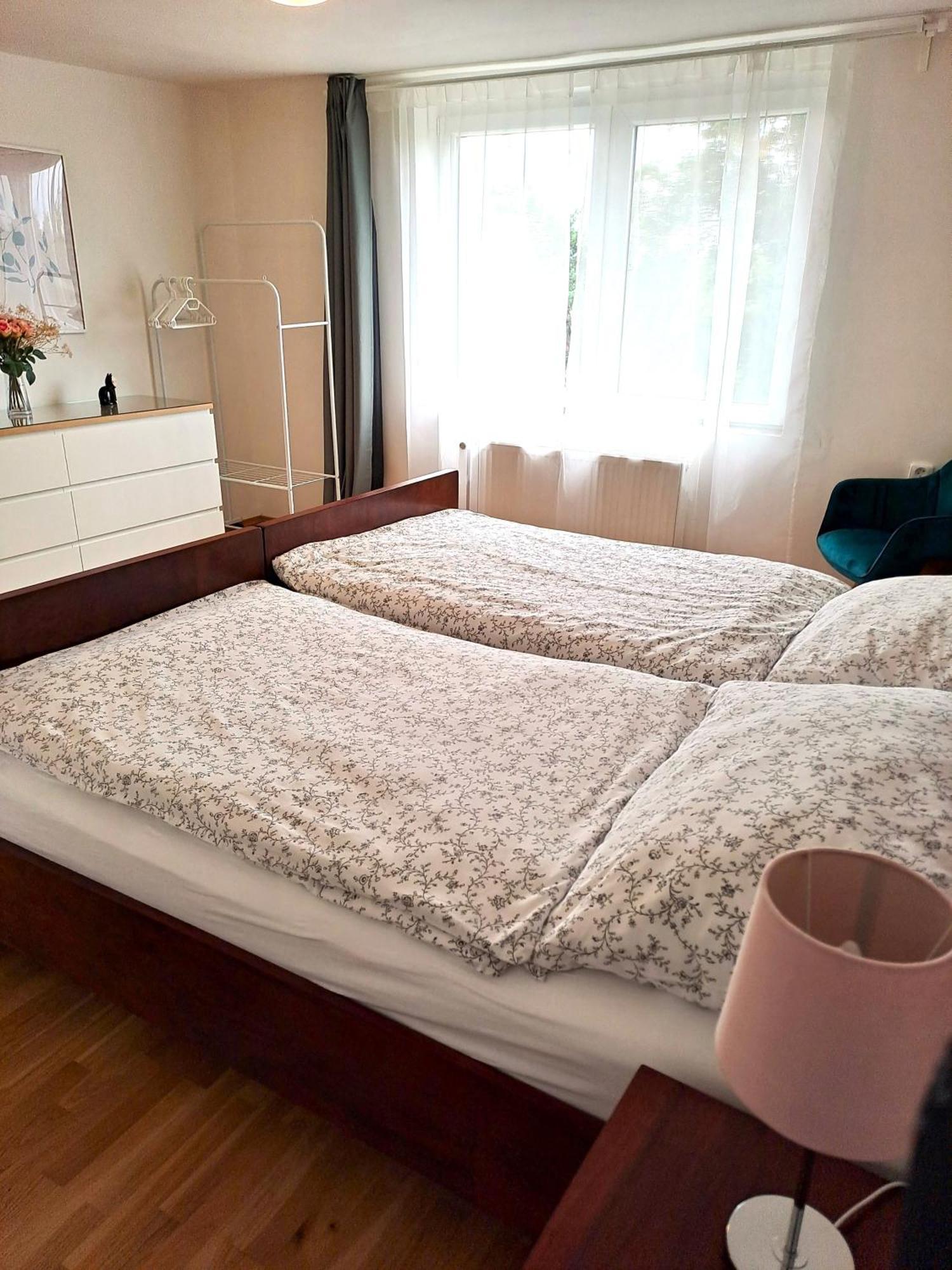 Apartmanovy Dum Se Zahradou V Klidne Casti Prahy Прага Екстериор снимка