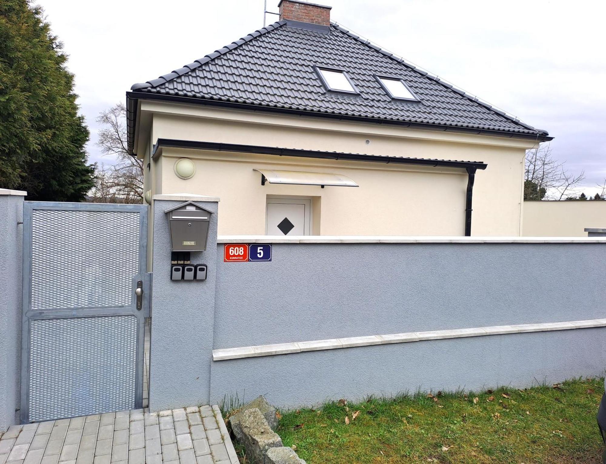 Apartmanovy Dum Se Zahradou V Klidne Casti Prahy Прага Екстериор снимка